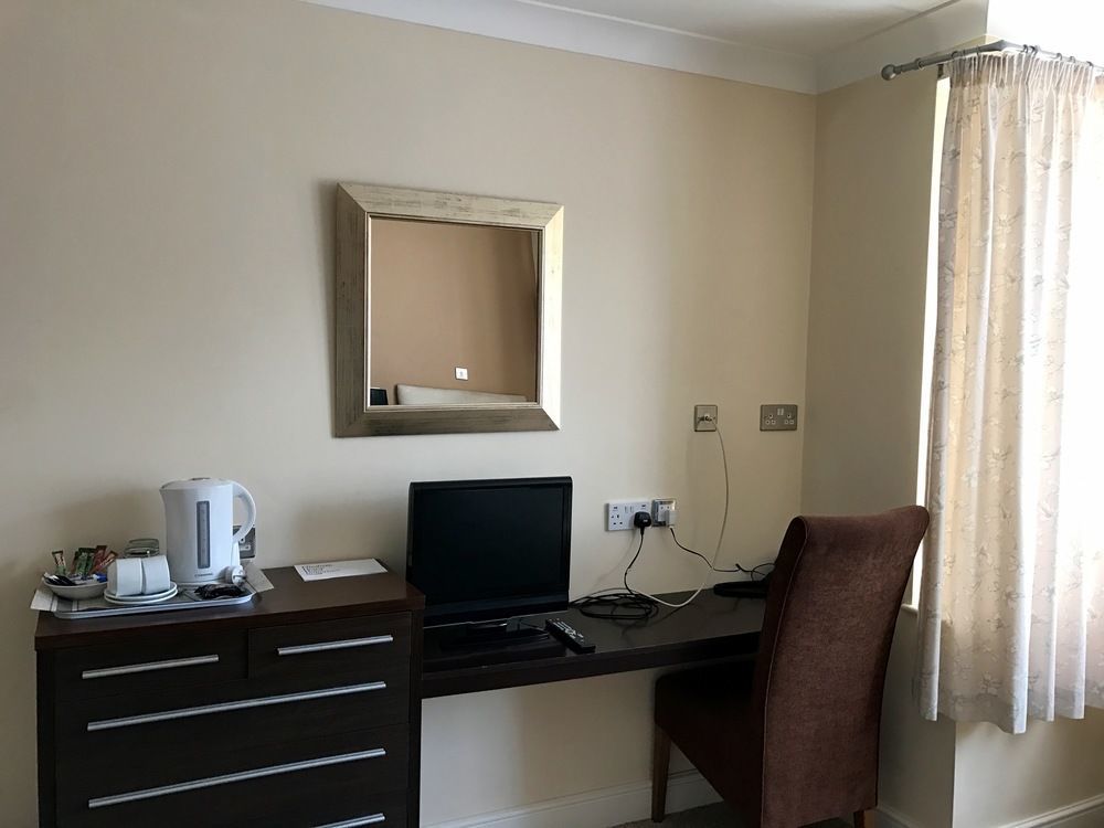 Elizabeth House Hotel Bracknell Ngoại thất bức ảnh