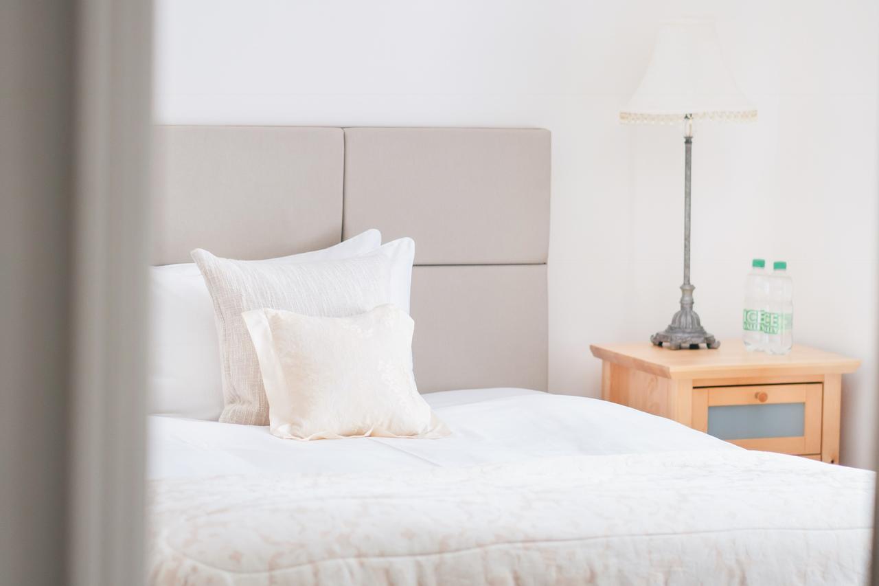Elizabeth House Hotel Bracknell Ngoại thất bức ảnh