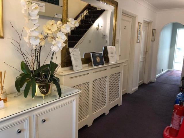Elizabeth House Hotel Bracknell Ngoại thất bức ảnh